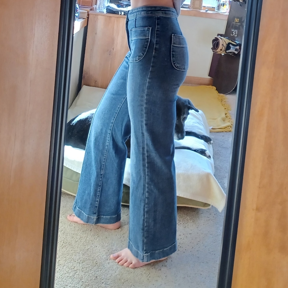 Women's LC Lauren Conrad Super High-Waisted Wide Leg Trouser Jeans. Size 2